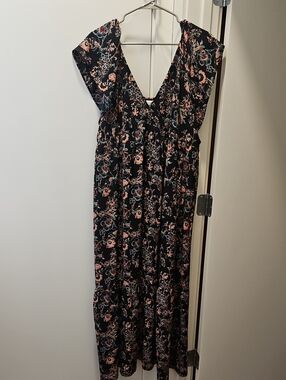Universal Thread Black Floral V-Neck Maxi Dress with Pink Accents